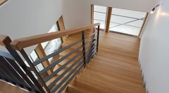 Der Treppenaufgang des Bürogebäude der Firma Holzbau Gapp - ZMH.com