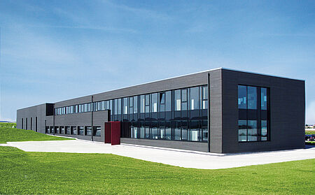 Das Mayer Pruehs Firmengebäude ist modern und energetisch und wirkt auf dem ersten Blick nicht nach einen Holzbau